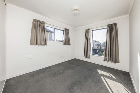 Photo of property in 5 Kuparu Street, Weymouth, Auckland, 2103