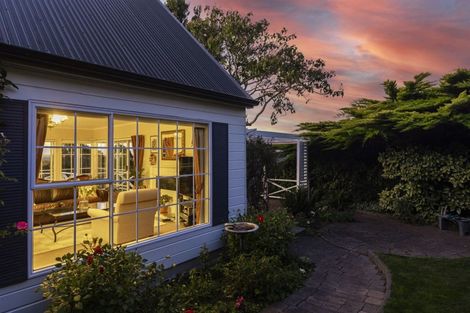 Photo of property in 4 Lady Polson Lane, Cashmere, Christchurch, 8022