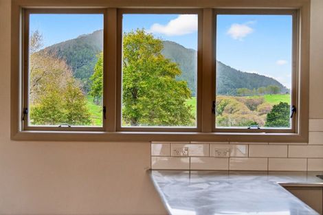 Photo of property in 109 Mountain Road, Maungaturoto, 0587