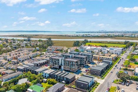 Photo of property in 101/3 Rauemi Way, Te Atatu South, Auckland, 0610