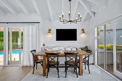 Photo of property in 7 Parr Terrace, Castor Bay, Auckland, 0620