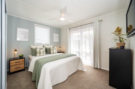 Photo of property in 17 Lipscombe Crescent, Havelock North, 4130