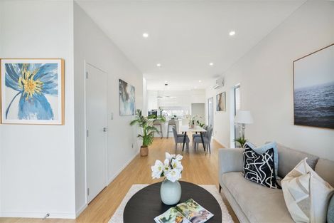 Photo of property in 3e Kingdale Road, Henderson, Auckland, 0610