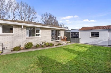 Photo of property in 124 Lake Terrace Road, Burwood, Christchurch, 8061