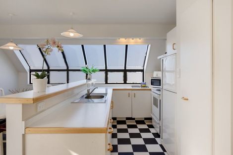 Photo of property in 3 The Mall, Mount Maunganui, 3116
