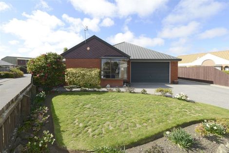 Photo of property in 15 Kamahi Place, Bishopdale, Christchurch, 8051