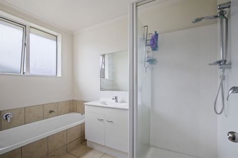 Photo of property in 40 Margarita Rise, Pukekohe, 2120