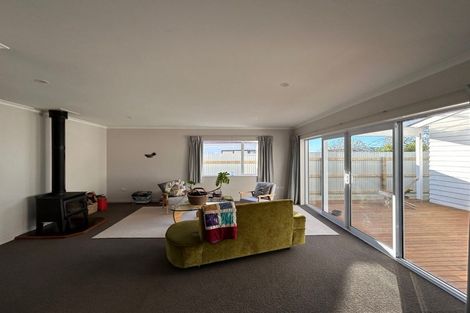 Photo of property in 9 Russell Street, Westport, 7825