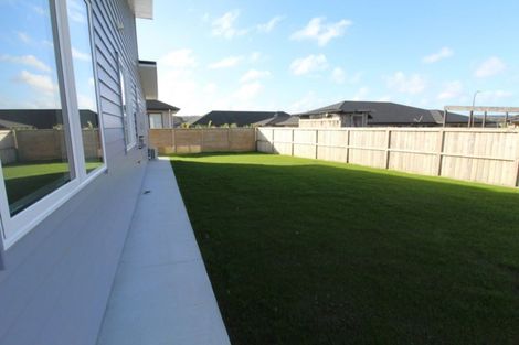 Photo of property in 7 Grove Way, Riverhead, 0820