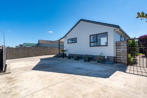 Photo of property in 18 Jasmine Avenue, Dinsdale, Hamilton, 3204