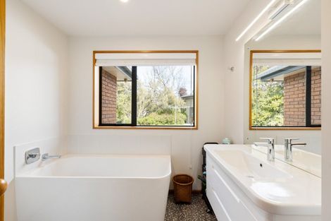 Photo of property in 4 Cedar Place, Amberley, 7410