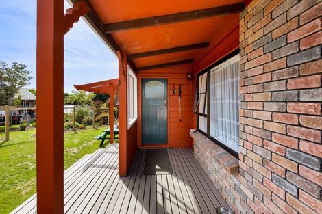 Photo of property in 13 Tuahu Place, Waitara, 4320