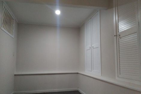 Photo of property in 61 Rolleston Street, Mount Cook, Wellington, 6021