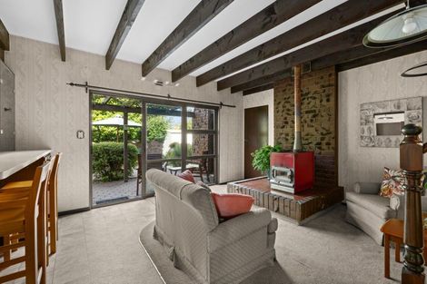 Photo of property in 15 Corwen Place, Mayfair, Hastings, 4122