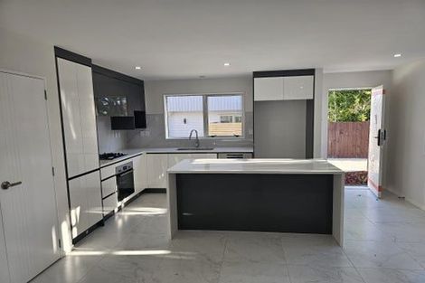 Photo of property in 12d Minaret Drive, Bucklands Beach, Auckland, 2014