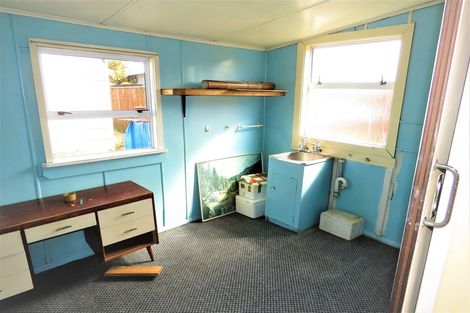 Photo of property in 38 Queen Street, Westport, 7825