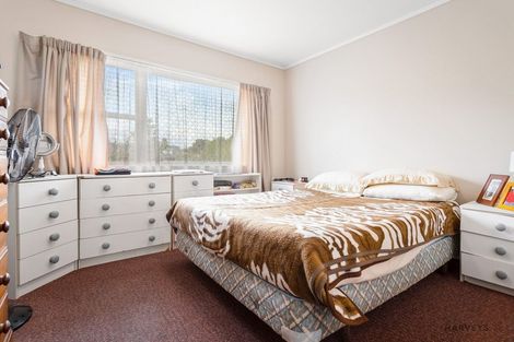 Photo of property in 102 Godley Road, Green Bay, Auckland, 0604