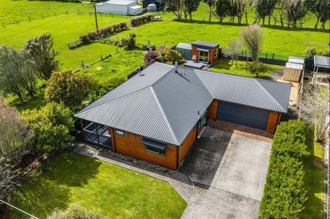 Photo of property in 537 Richmond Road, Lepperton, New Plymouth, 4373