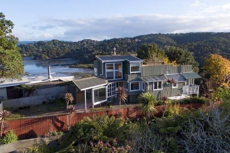 Photo of property in 741 South Titirangi Road, Titirangi, Auckland, 0604