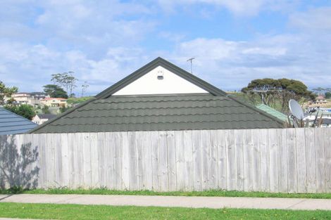 Photo of property in 420/12 Northcross Drive, Oteha, Auckland, 0632