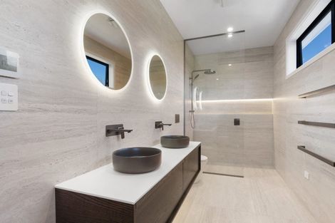 Photo of property in 5 Waipuia Place, Greenhithe, Auckland, 0632