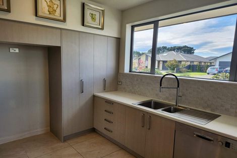Photo of property in 8 Little Gem Road, Hornby, Christchurch, 8025
