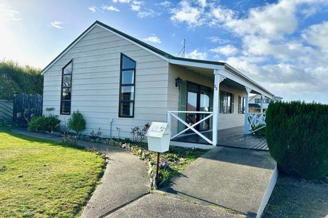 Photo of property in 22 Mcneil Street, Balclutha, 9230