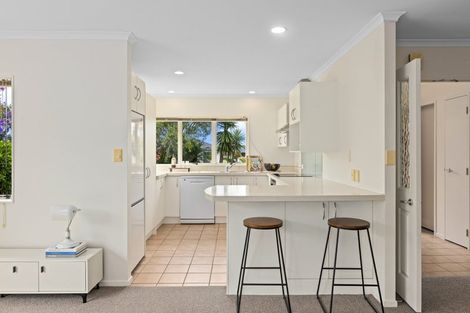 Photo of property in 106 Lakeside Drive, Orewa, 0931