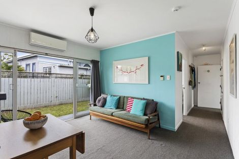 Photo of property in 1/2a Eskdale Road, Birkdale, Auckland, 0626