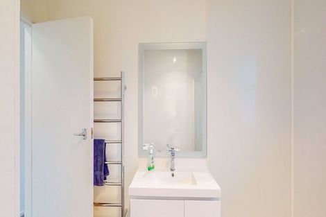 Photo of property in 22 Link Road, Newlands, Wellington, 6037