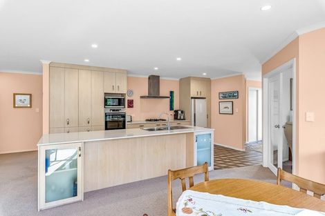 Photo of property in 82 Waipunahau Road, Waikanae, 5036