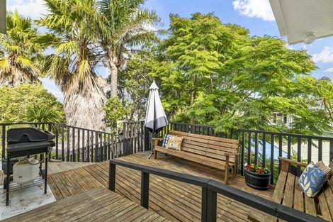 Photo of property in 2 Melandra Road, Stanmore Bay, Whangaparaoa, 0932