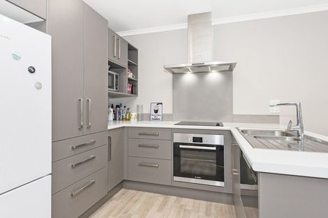 Photo of property in 144u2 Old Farm Road, Hamilton East, Hamilton, 3216