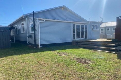 Photo of property in 373 Carrington Street, Upper Vogeltown, New Plymouth, 4310