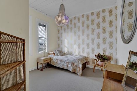 Photo of property in 24 Dunn Street, Egmont Village, 4372