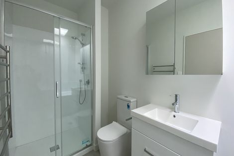 Photo of property in 5/2 Moor Avenue, Te Atatu Peninsula, Auckland, 0610