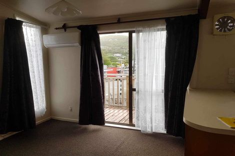Photo of property in 21f1 Collins Avenue, Tawa, Wellington, 5028