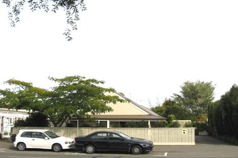 Photo of property in 11 Memorial Avenue, Ilam, Christchurch, 8053