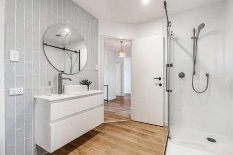 Photo of property in 243a Glengarry Road, Glen Eden, Auckland, 0602