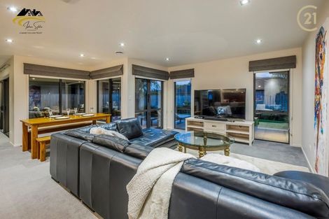 Photo of property in 32 Ripple Grove, Waiuku, 2123