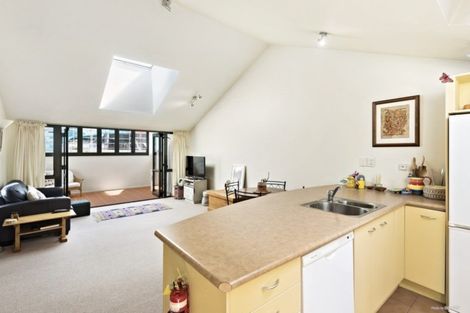 Photo of property in Courtenay Mews Apartments, 18/14u Alpha Street, Te Aro, Wellington, 6011