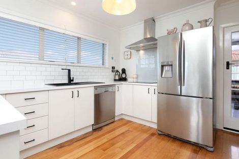 Photo of property in 242 Ngatai Road, Otumoetai, Tauranga, 3110