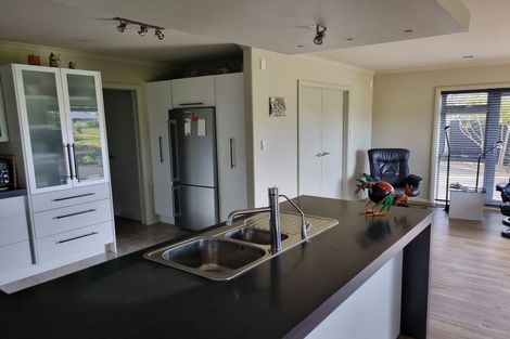 Photo of property in 35 Barbados Way, One Tree Point, 0118