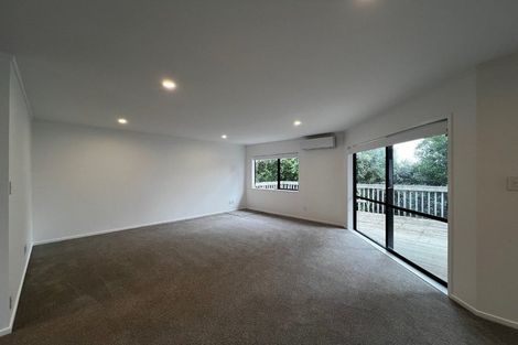 Photo of property in 5 Goldfinch Rise, Unsworth Heights, Auckland, 0632