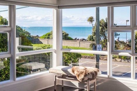 Photo of property in 100 Esplanade, Sumner, Christchurch, 8081