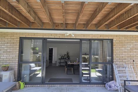 Photo of property in 38 Cockayne Crescent, Sunnynook, Auckland, 0620