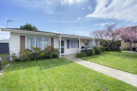 Photo of property in 9 Coromandel Court, Roslyn, Palmerston North, 4414