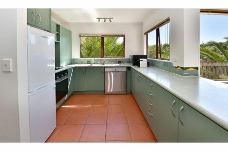 Photo of property in 29a Matai Road, Stanmore Bay, Whangaparaoa, 0932
