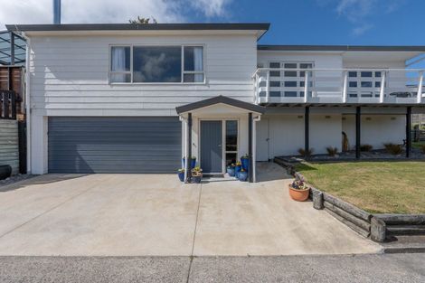 Photo of property in 37 Sunset Street, Hilltop, Taupo, 3330