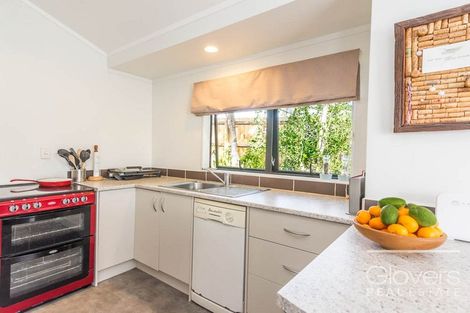 Photo of property in 109 Don Buck Road, Massey, Auckland, 0614